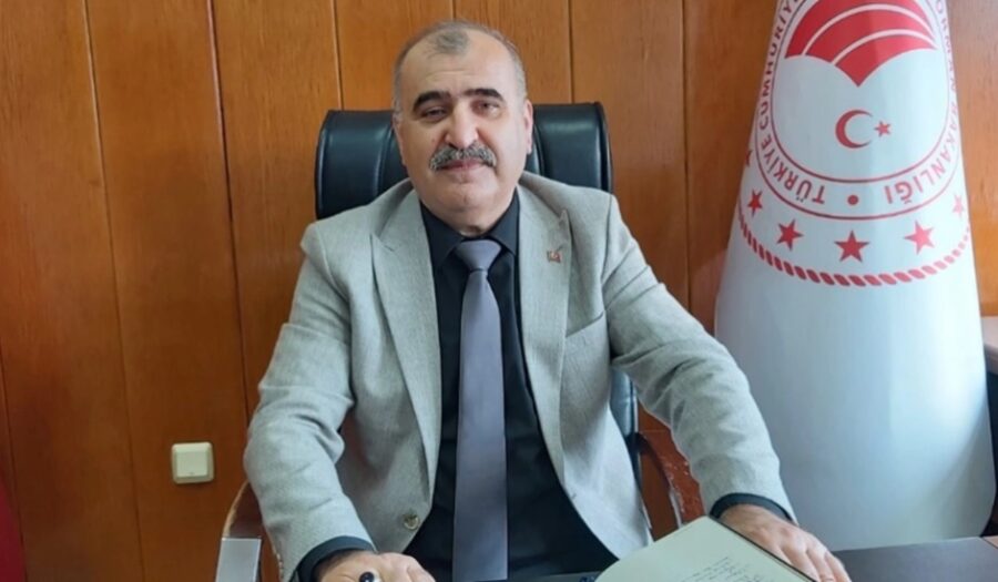 Görevine başladı…