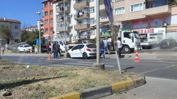 Kaldırıma çarparak durabildi…