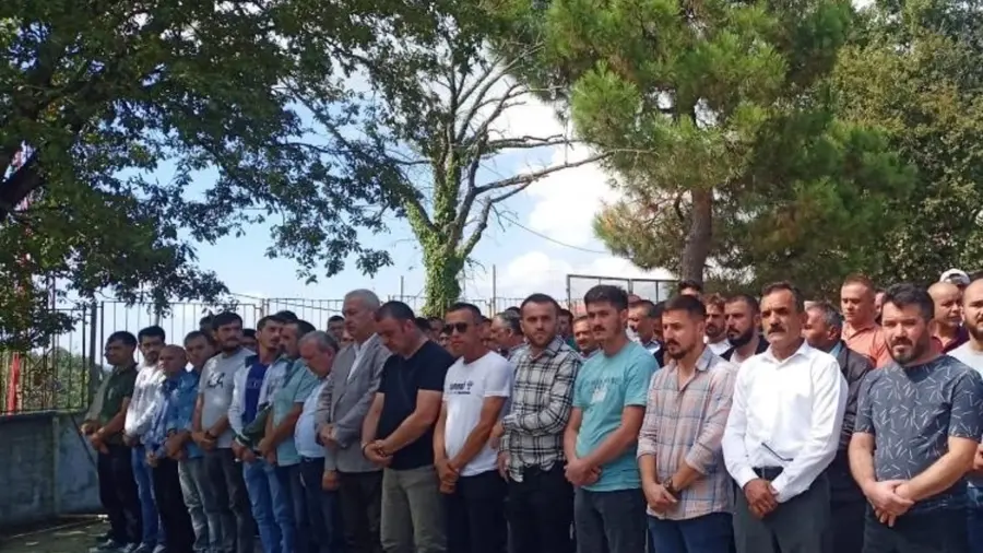 Kendini kalorifer peteğine asmıştı…