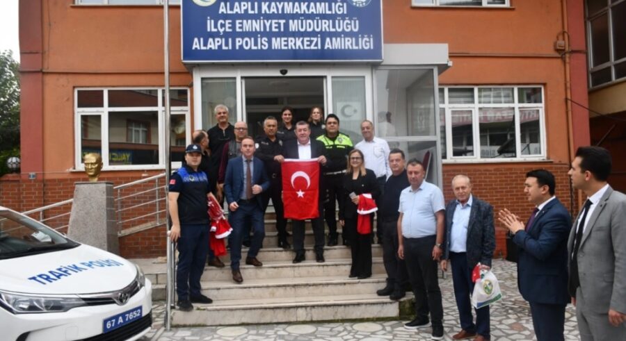 Cumhuriyet yürüyüşüne davet etti…