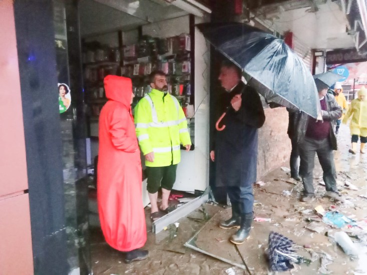Bozkurt, mağdur olan esnafları ziyaret etti…
