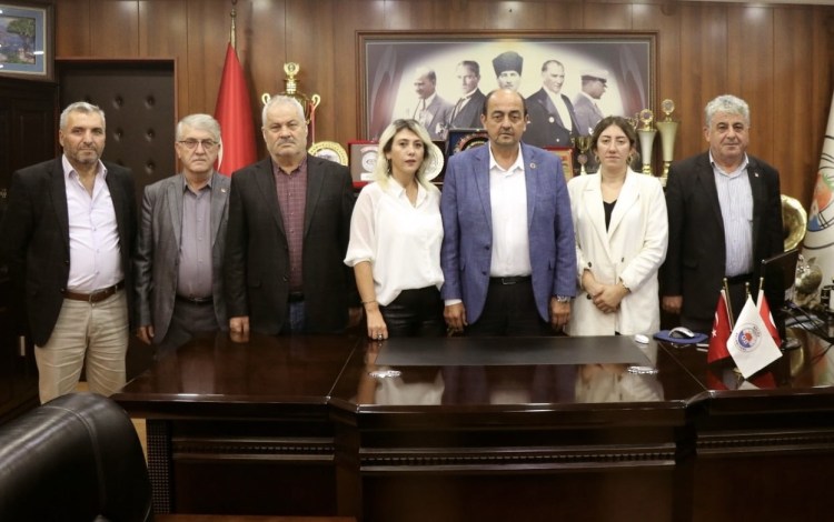 AK Parti’den istifa etti…