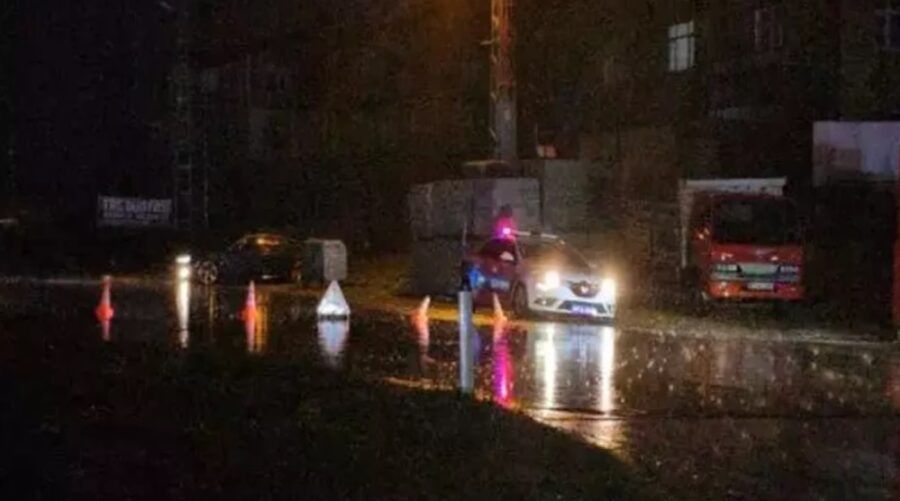 Üç ayrı noktada heyelan meydana geldi…