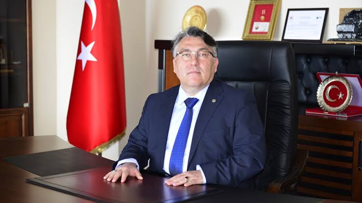 Milletleri kurtaranlar yalnız ve ancak öğretmenlerdir…