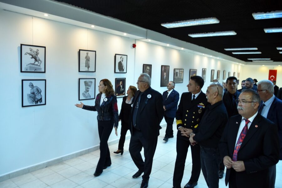 Atatürk konulu resim sergileri açıldı…