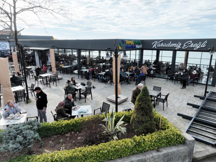 Yeniden halkın hizmetinde…