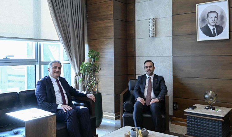 Bakanı ziyaret etti…