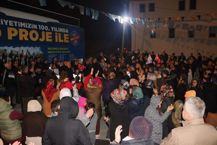 Balı’da “Büyük Başkan” tezahüratları ile kesildi.