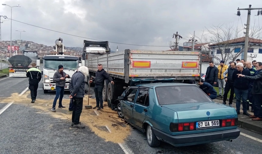 Araç TIR’ın altına girdi…