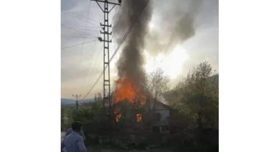 Alevler kısa sürede binayı sardı…