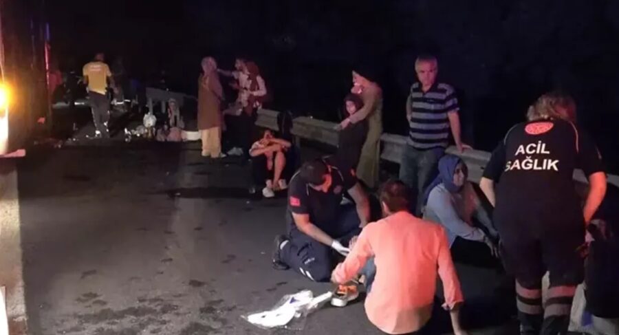 Büyük kaza…25 kişi yaralandı…