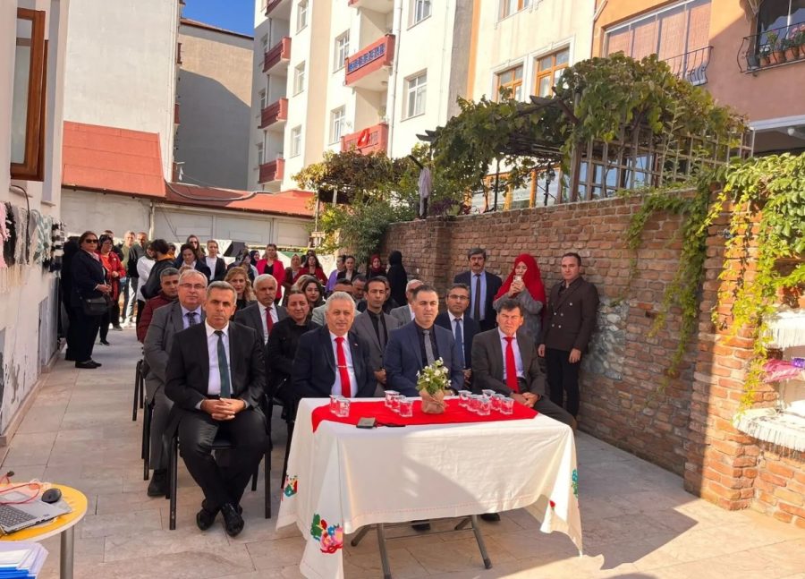 Kursiyerler sertifikalarını aldı…