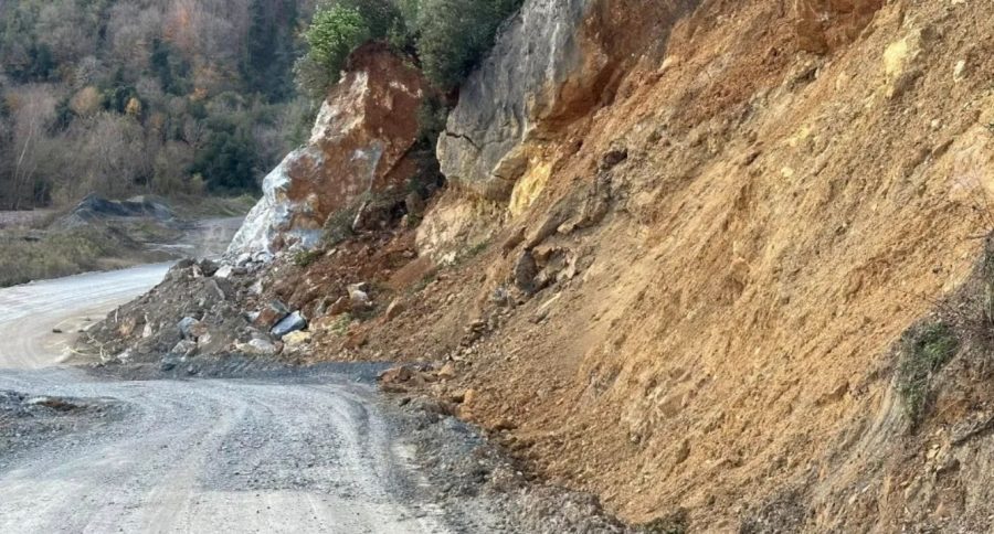 Bölgedeki heyelan riski sürüyor…