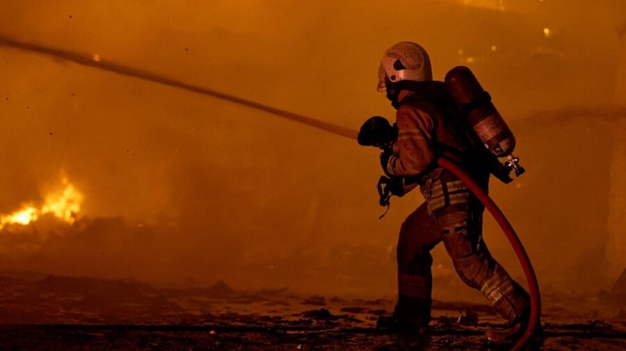 Yangına müdahale ederken yaralandı…