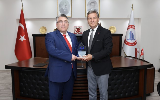Özölçer’i makamında ziyaret etti…