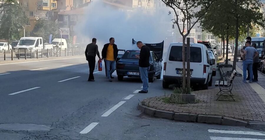 Seyir halindeki araç alev aldı…