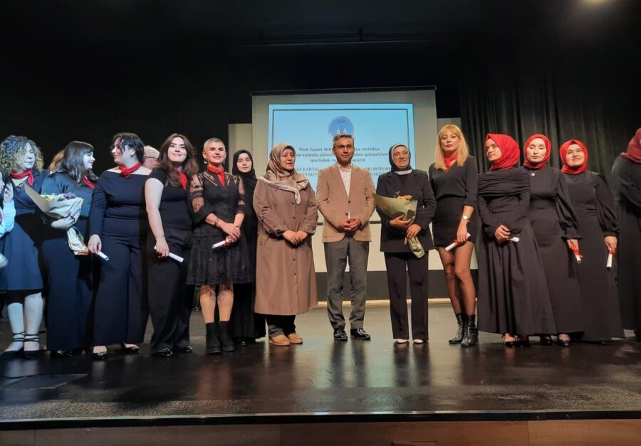 Halk Eğitim belge vermeye devam ediyor…