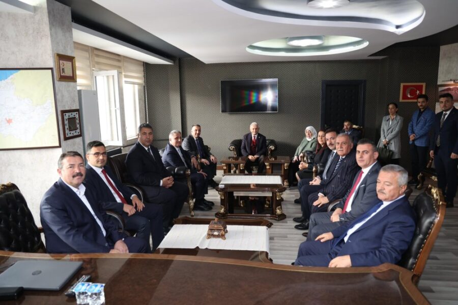 Protokol tarafından karşılandı…