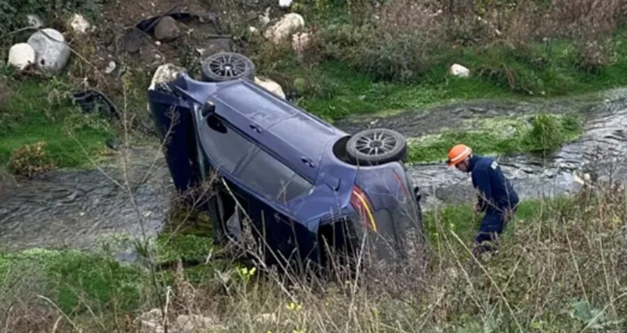 Araç dereye uçtu…