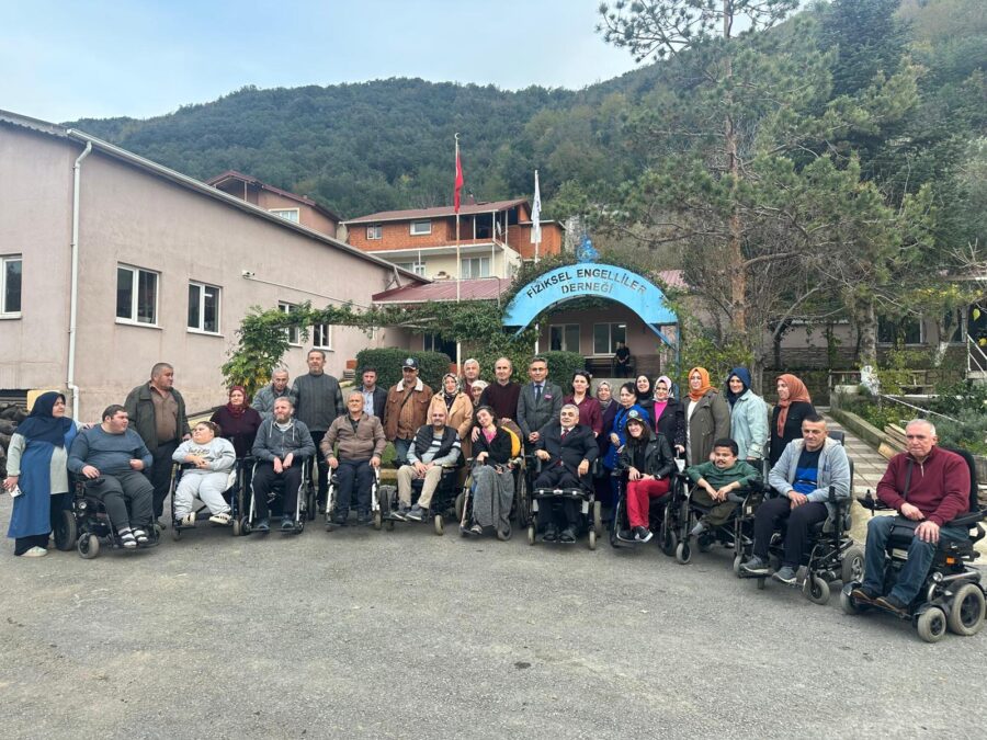 Sevgiyle kucakladılar…