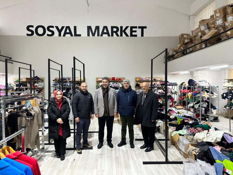 Sosyal market hizmetini yerinde inceledi…
