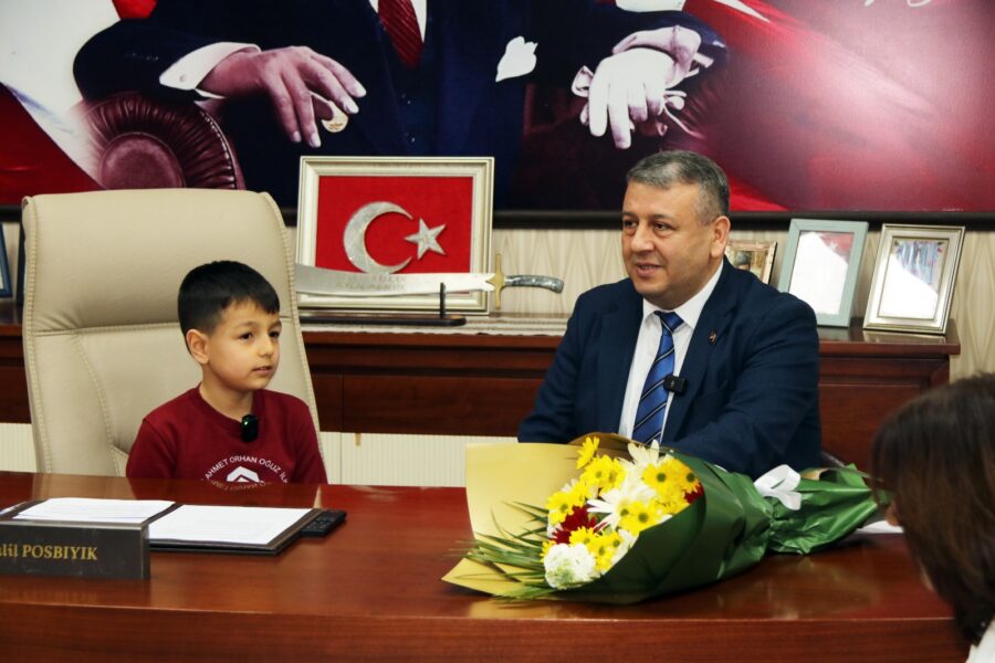 Koltuğu, Deniz devraldı…